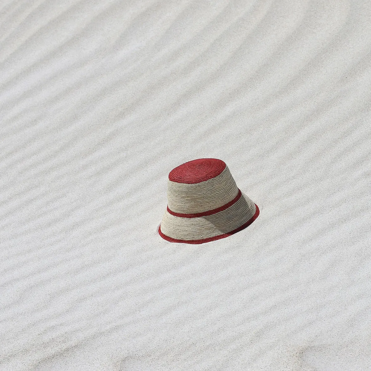 Lila Bucket Hat, Red/Sand