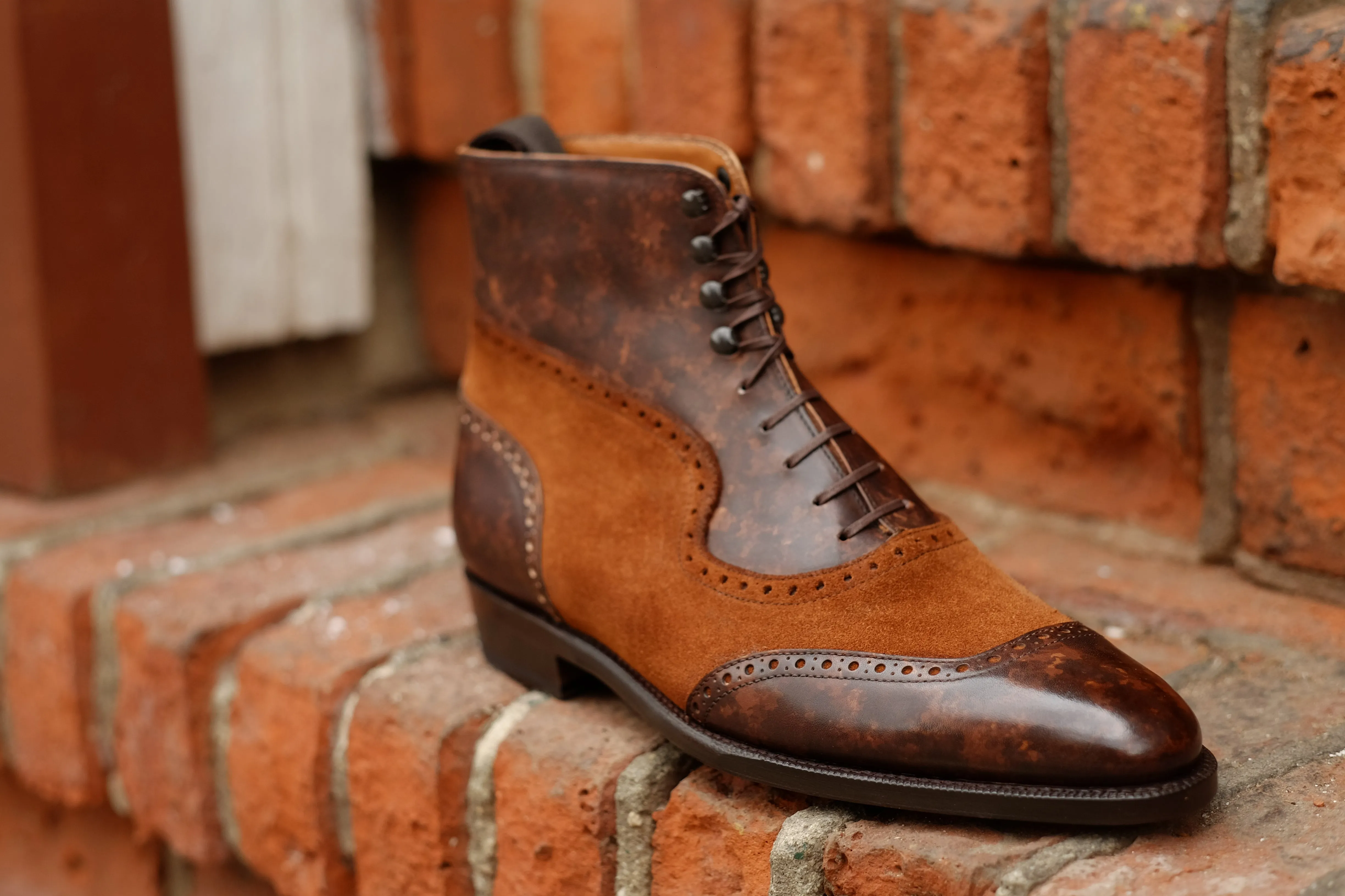 Pinehurst - Dark Brown Marble Patina / Snuff Suede