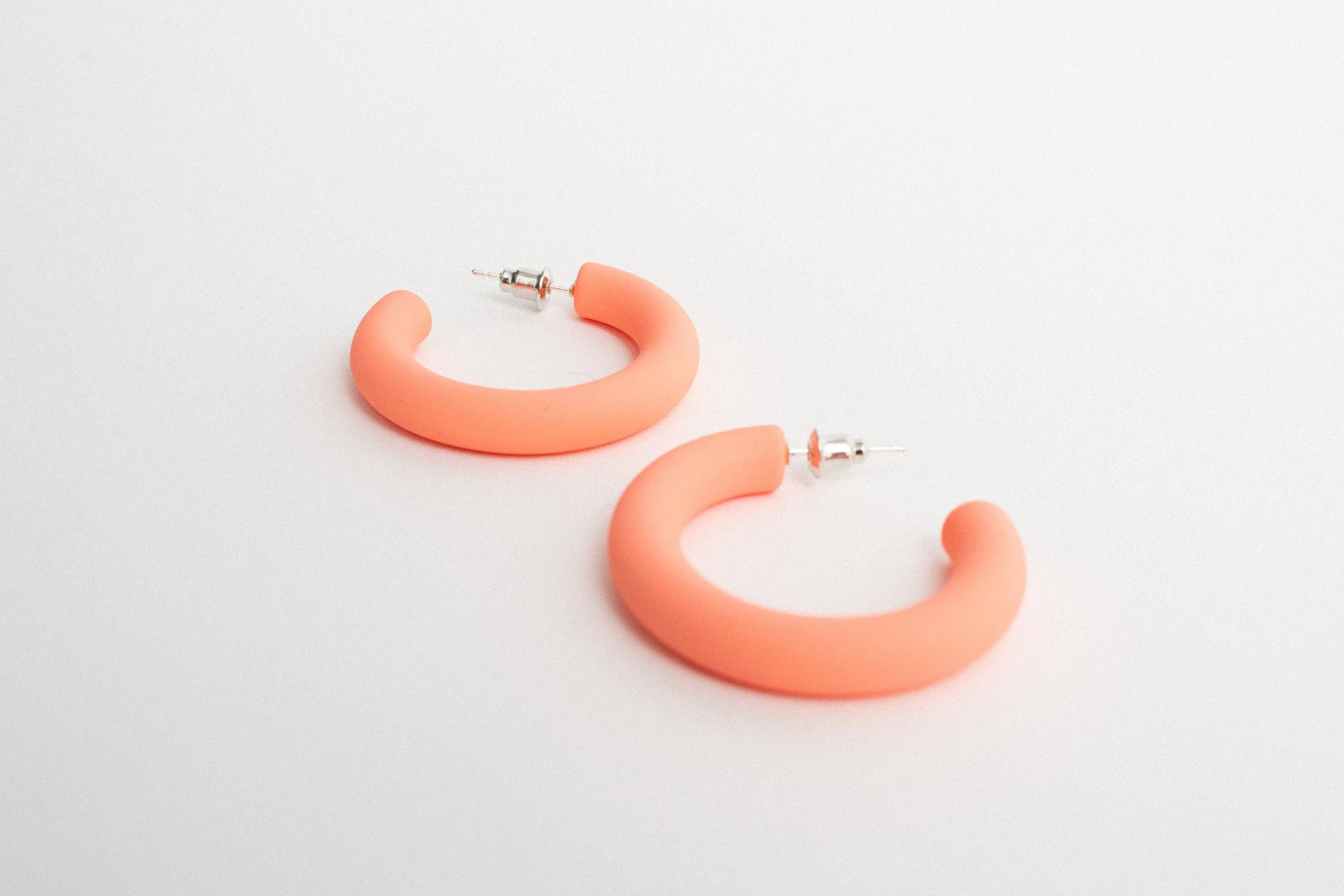 SS925 Louise Hoops in Coral